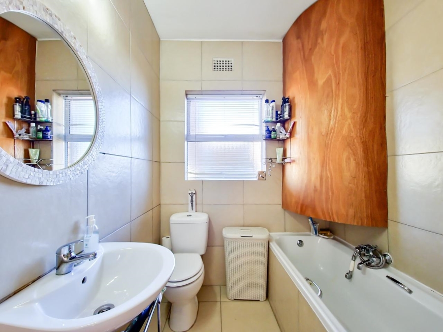 2 Bedroom Property for Sale in Bergvliet Western Cape